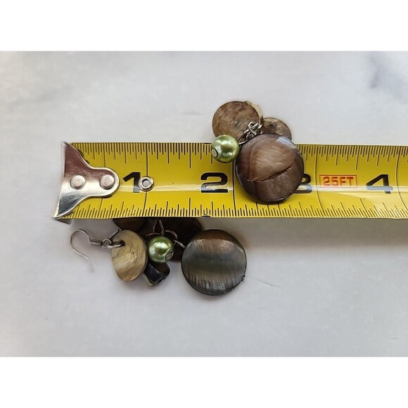 Green And Tan Beaded Shell Dangling Earrings Vintage Costume Jewelry - Picture 9 of 10